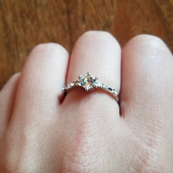 NWOT Beautiful Silver CZ Rhinestone Ring, sz 6 - Picture 10 of 14